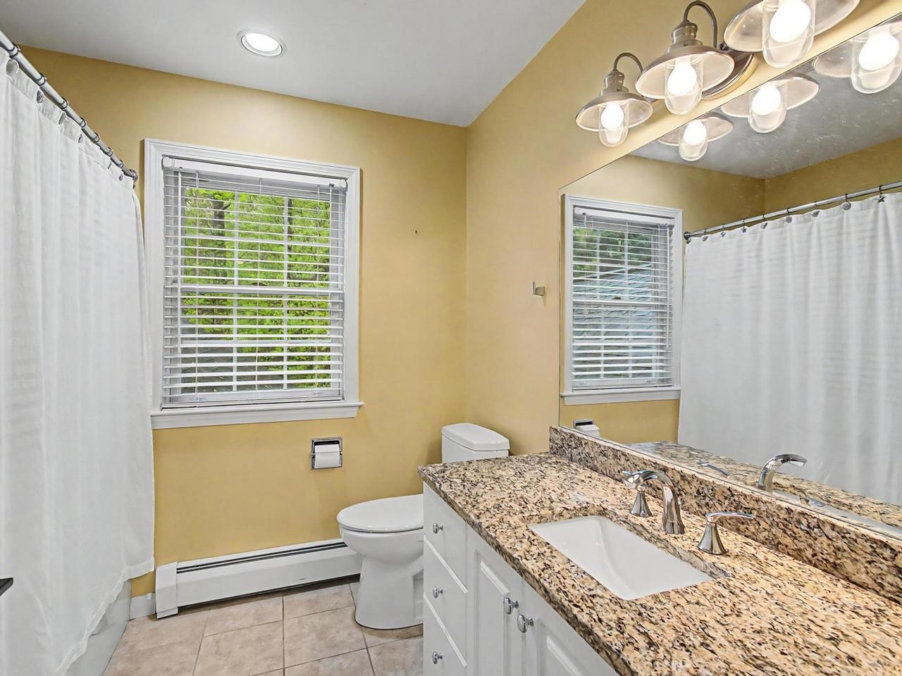 Shared Bath Upstairs