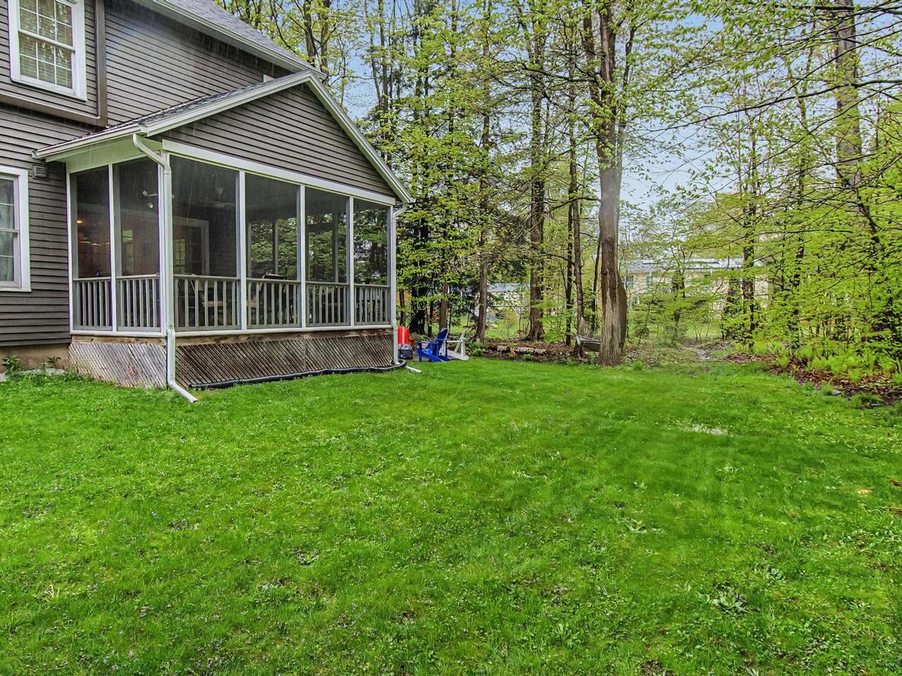 Screened-in Porch