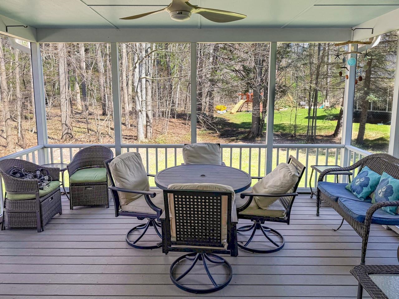 Screened-in Porch
