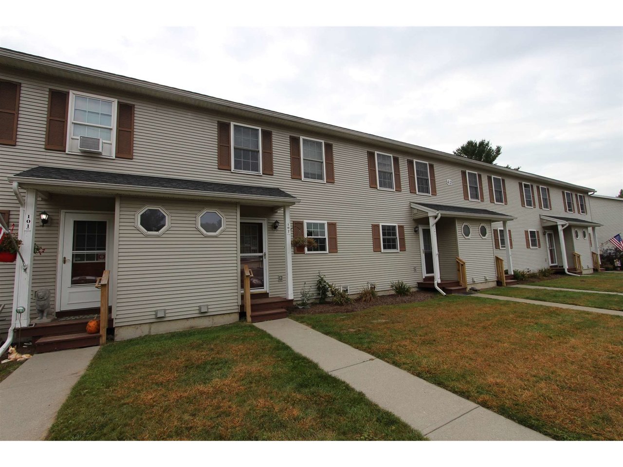 42 Colonial Drive, Unit 102