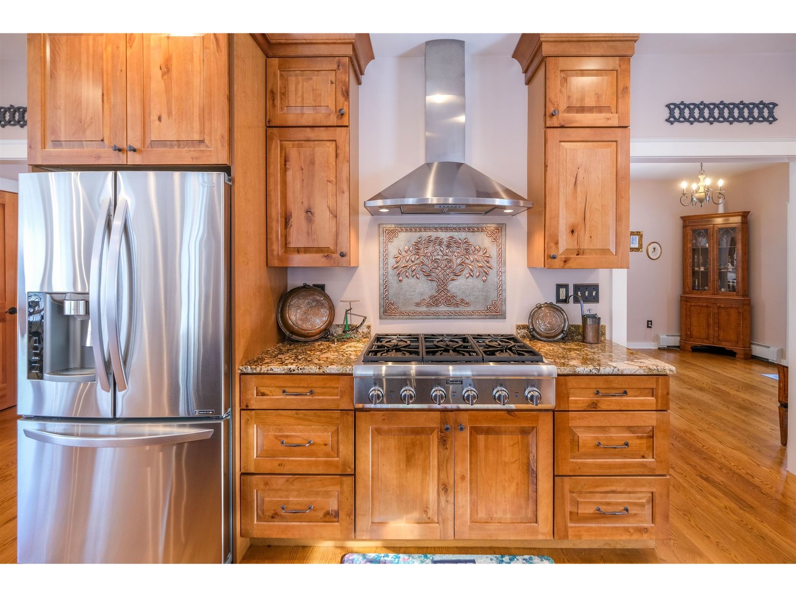 Amazing backsplash