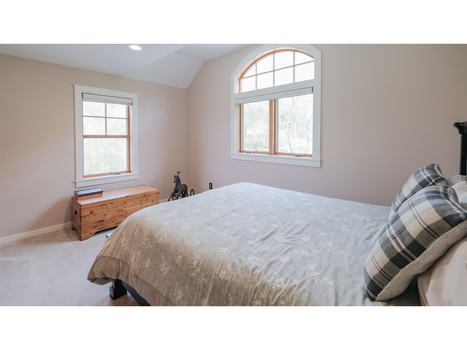 Queen bedded room