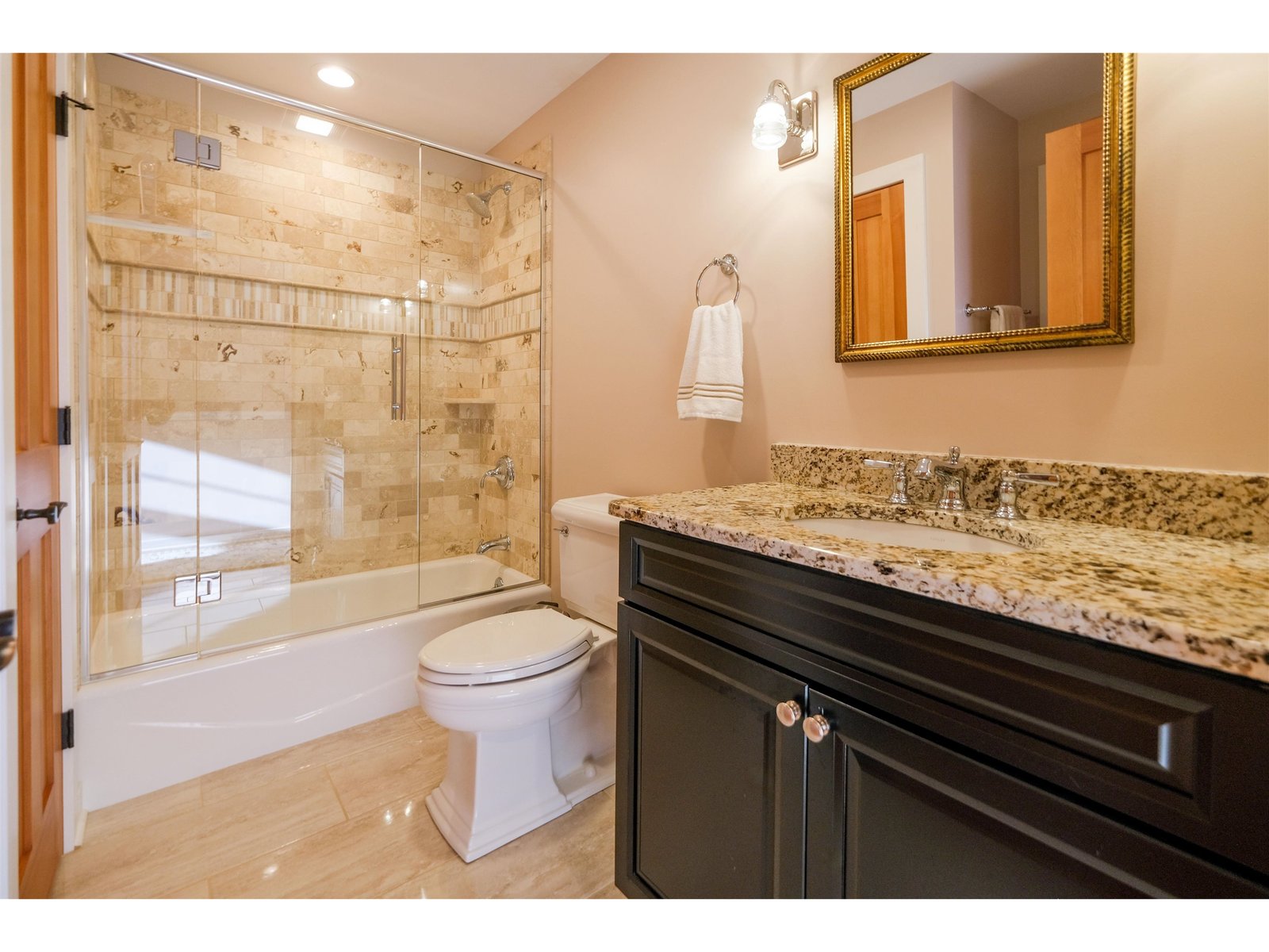 Jack and Jill bath