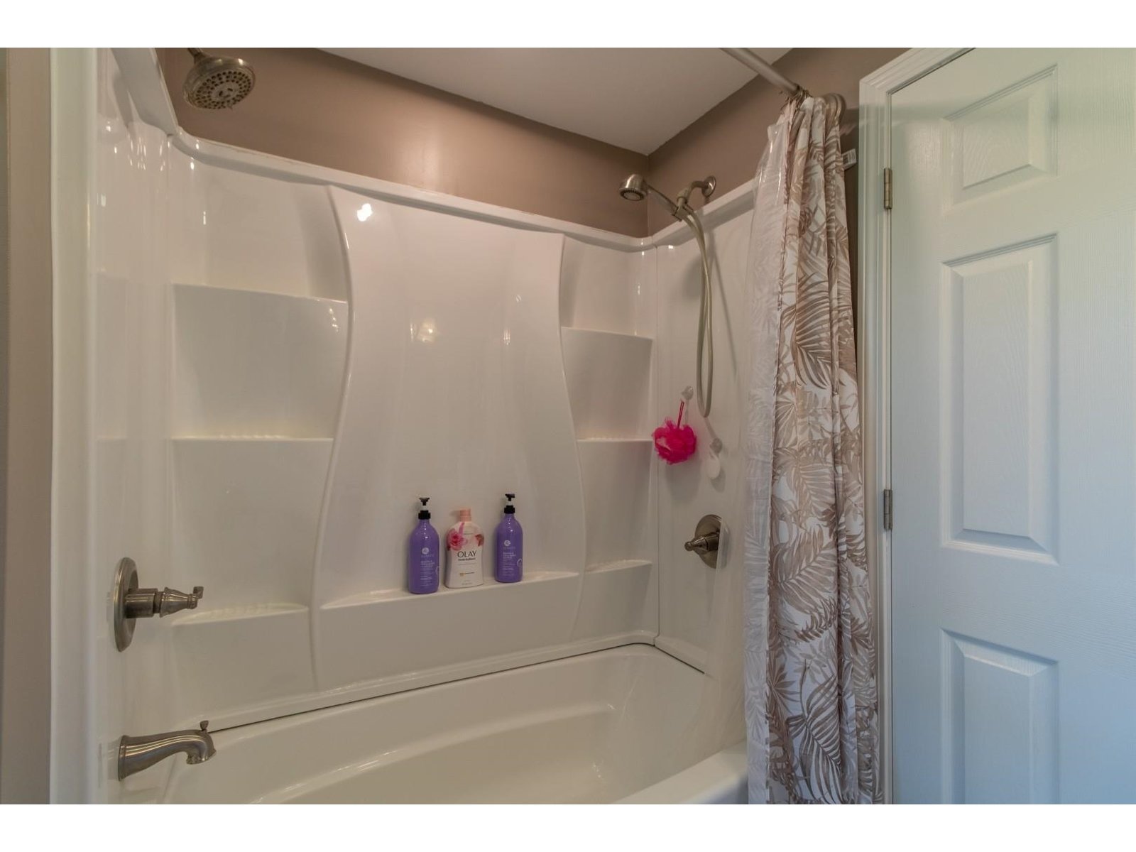 full bath upstairs