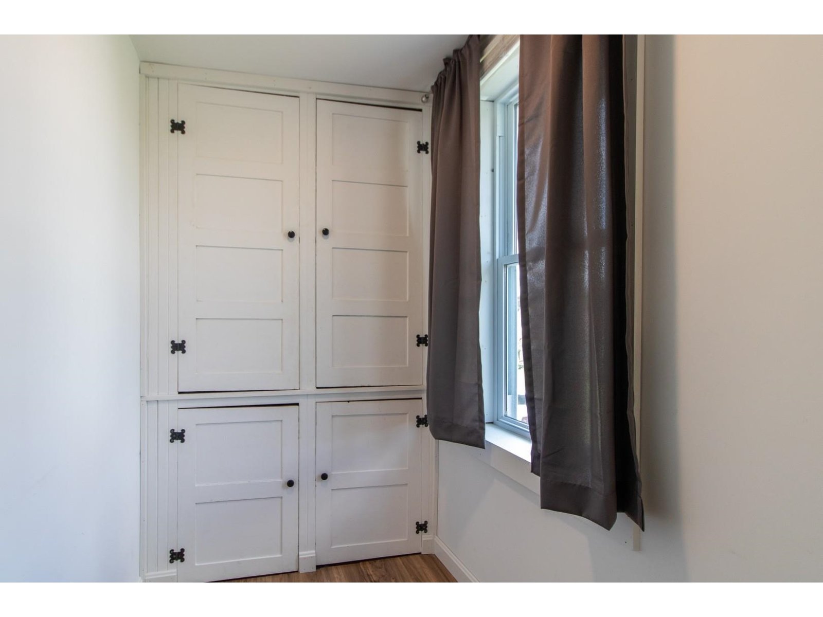Kept the charm with original built-ins