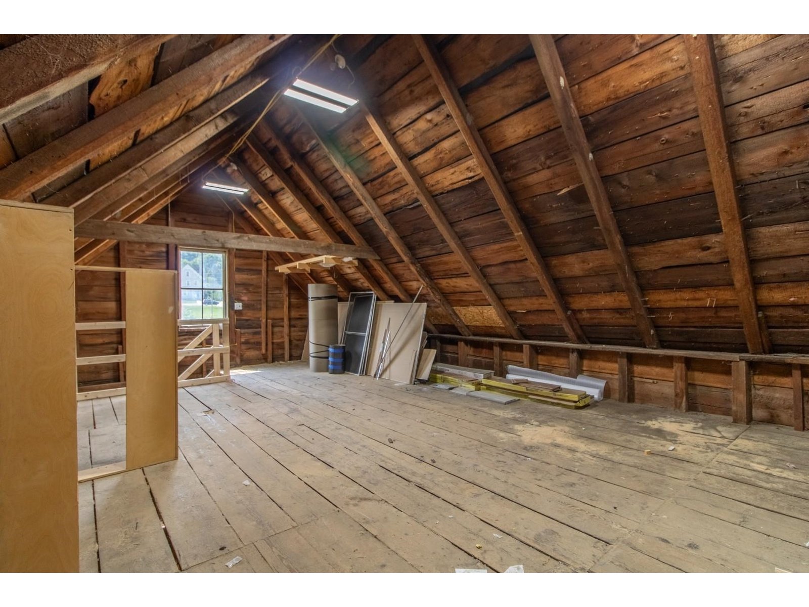 Lots of storage above garage