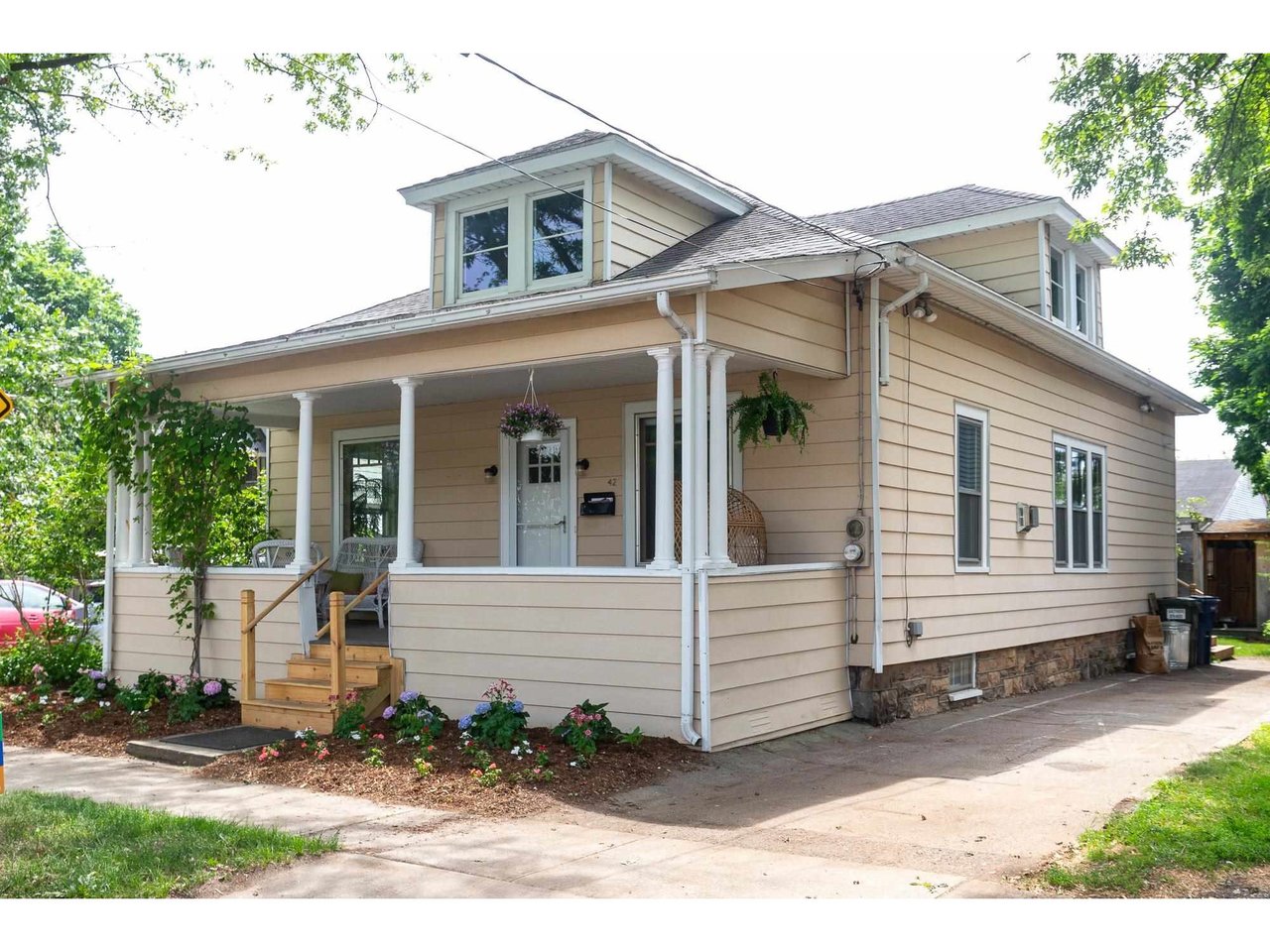 42 Maple Street
