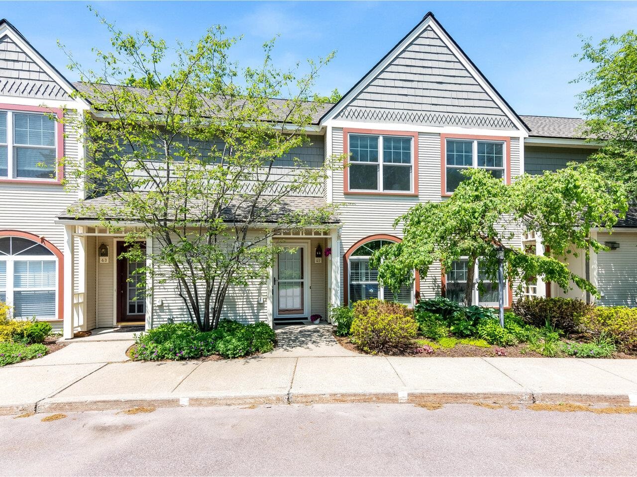 42 Northshore Drive, Burlington
