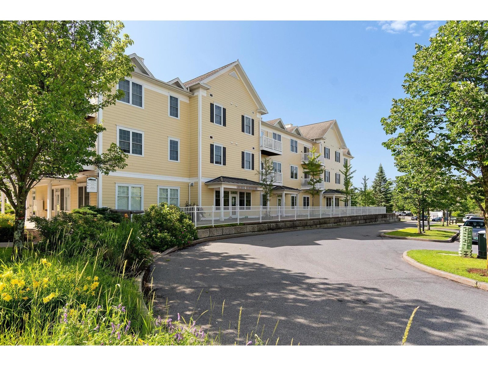 42 Severance Green, Unit 207