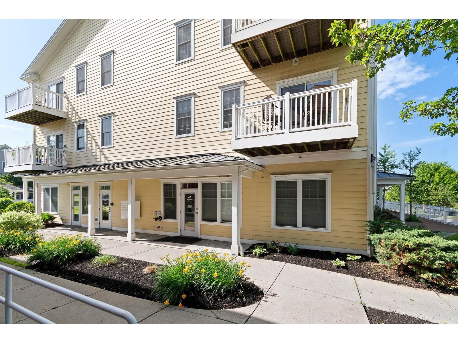 42 Severance Green, Unit 207