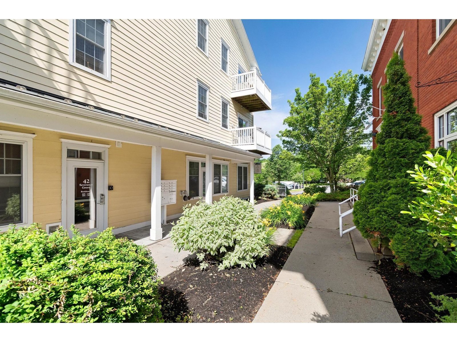 42 Severance Green, Unit 207