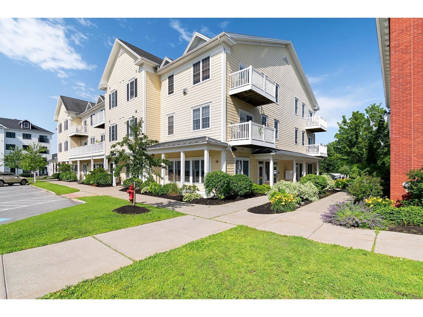 42 Severance Green, Unit 207