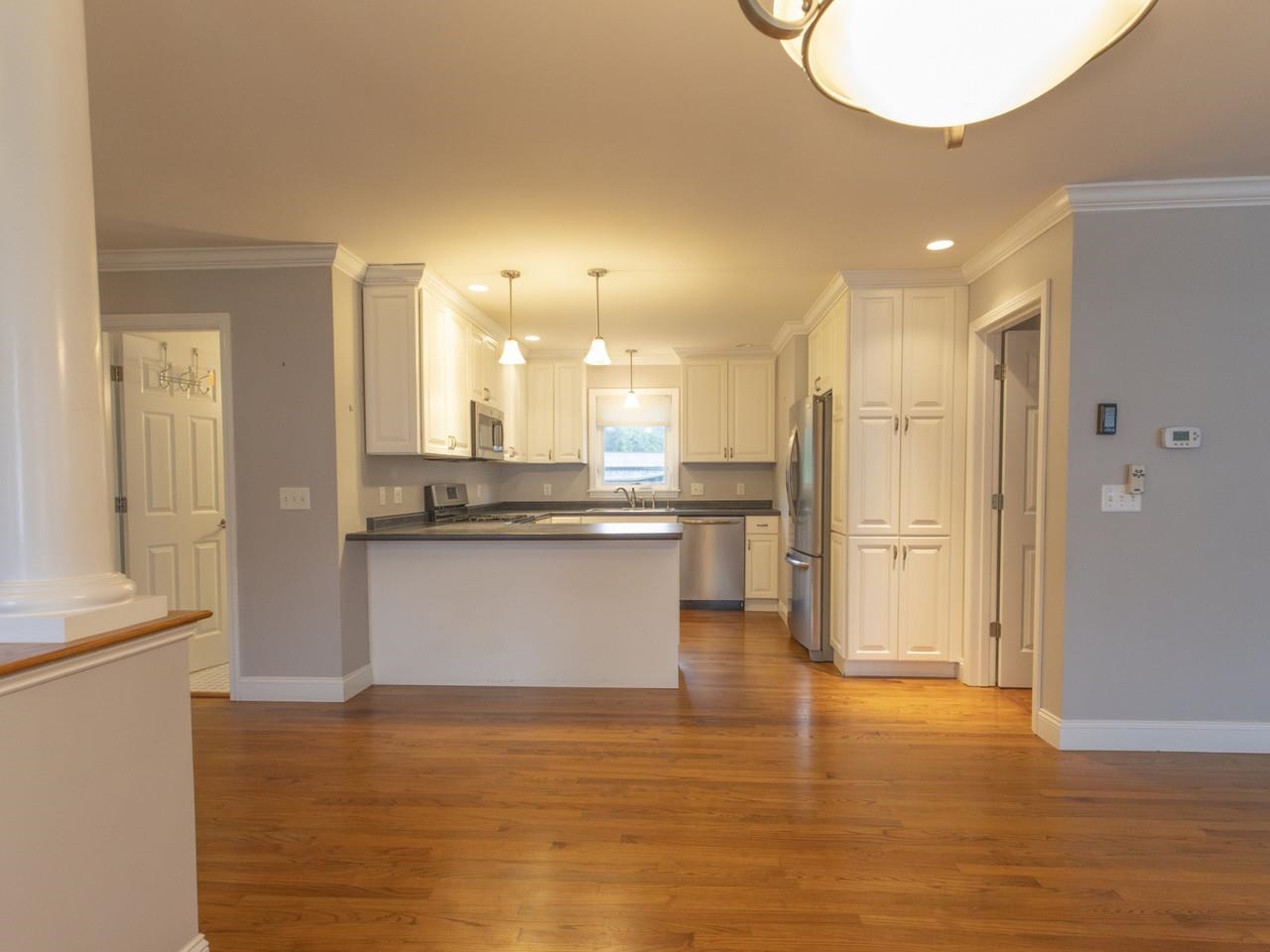 Kitchen with Breakfast Bar