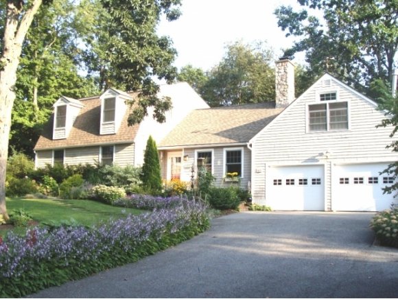 42 Ticonderoga Rd