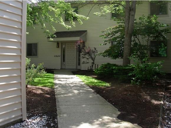 421 Locust Hill, Unit 421