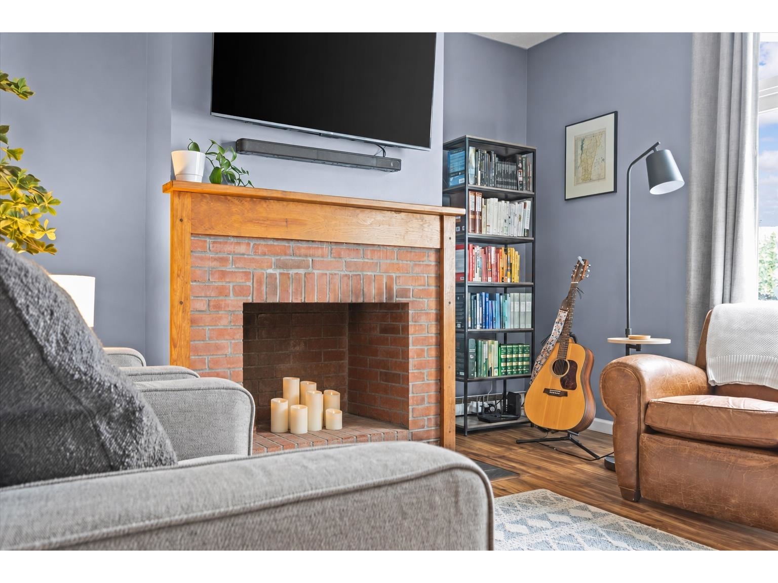 Edited to show candles in fireplace - no gas insert