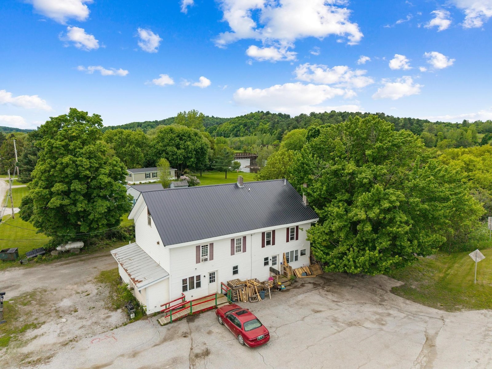 4232 Vermont Route 105