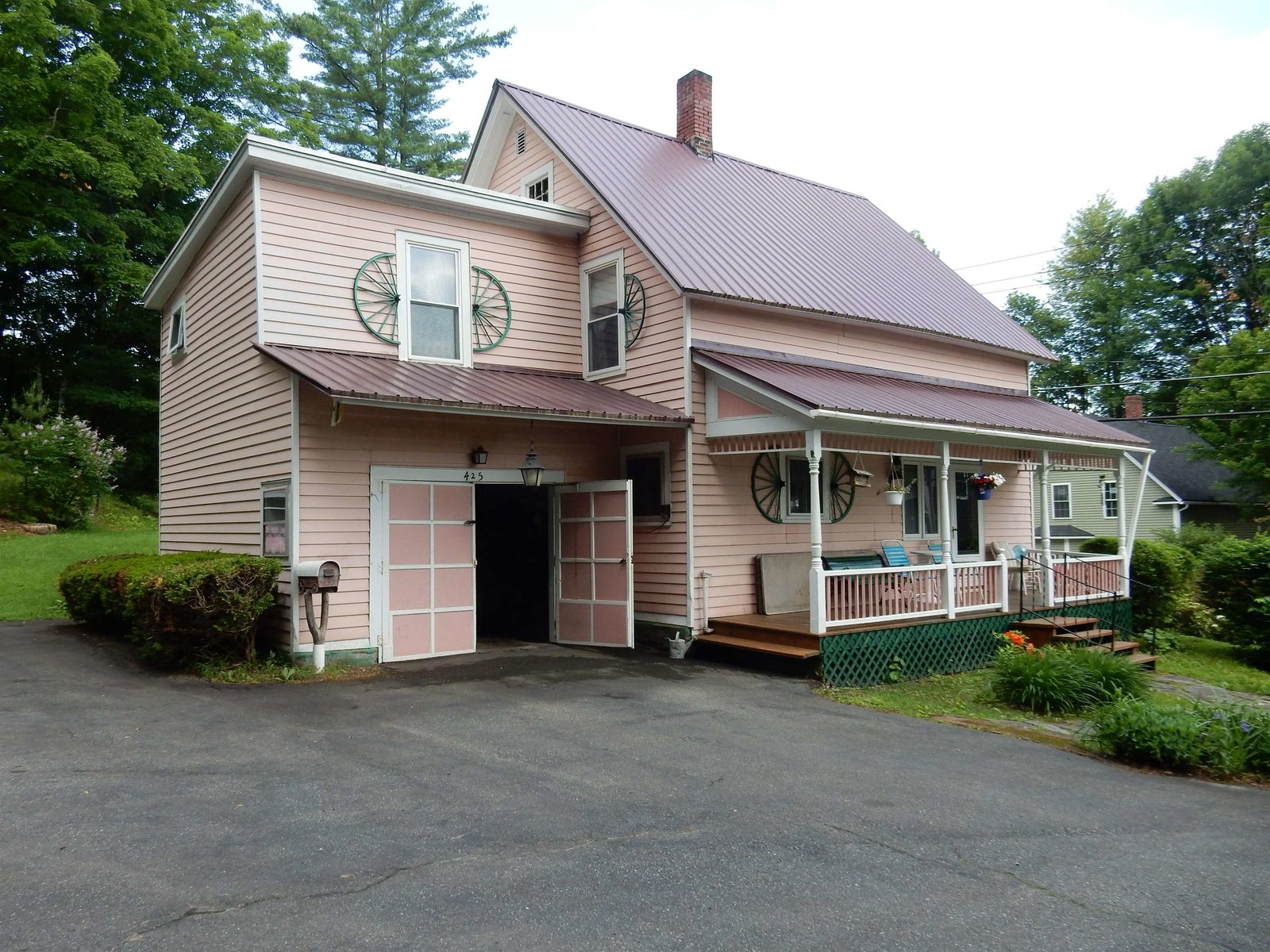 425 West Main Street, Newport City