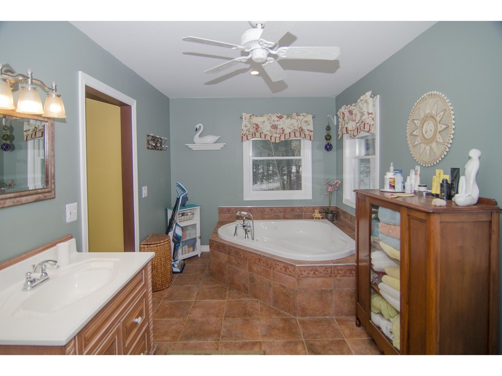 426 West Echo Lake Road