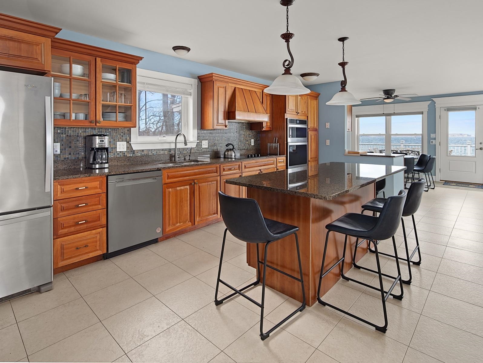 4261 Georgia Shore Road