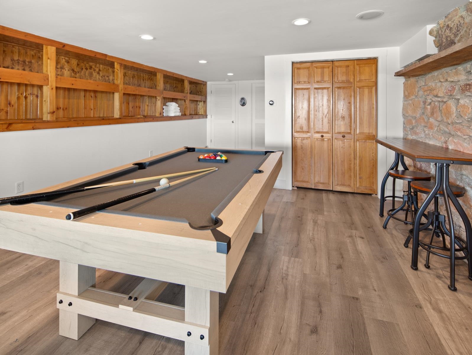 4261 Georgia Shore Road