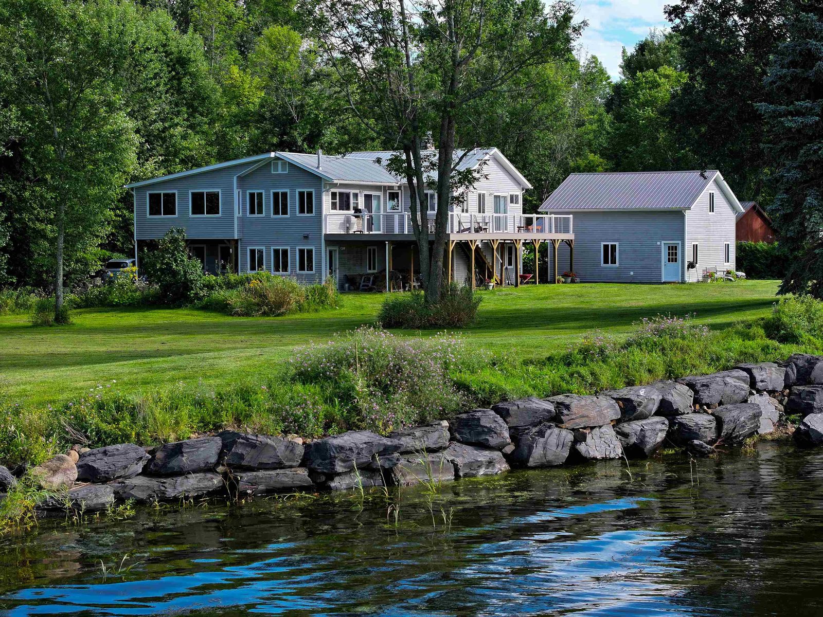 427 Fee Fee Point Road