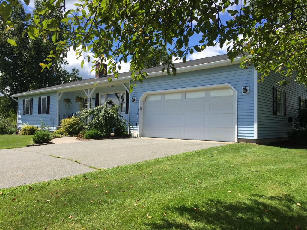 428 Memphremagog Views