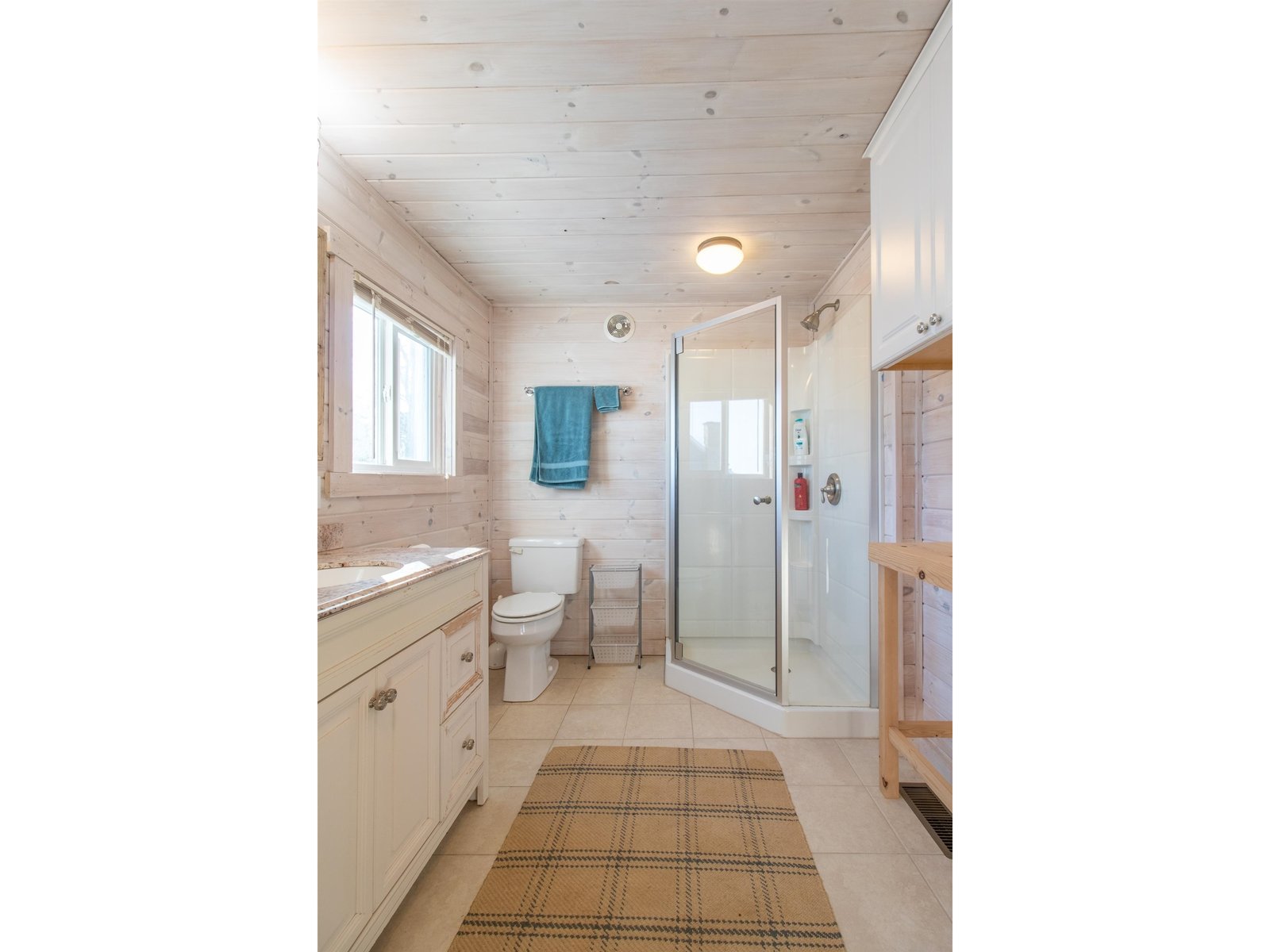 1st floor bath