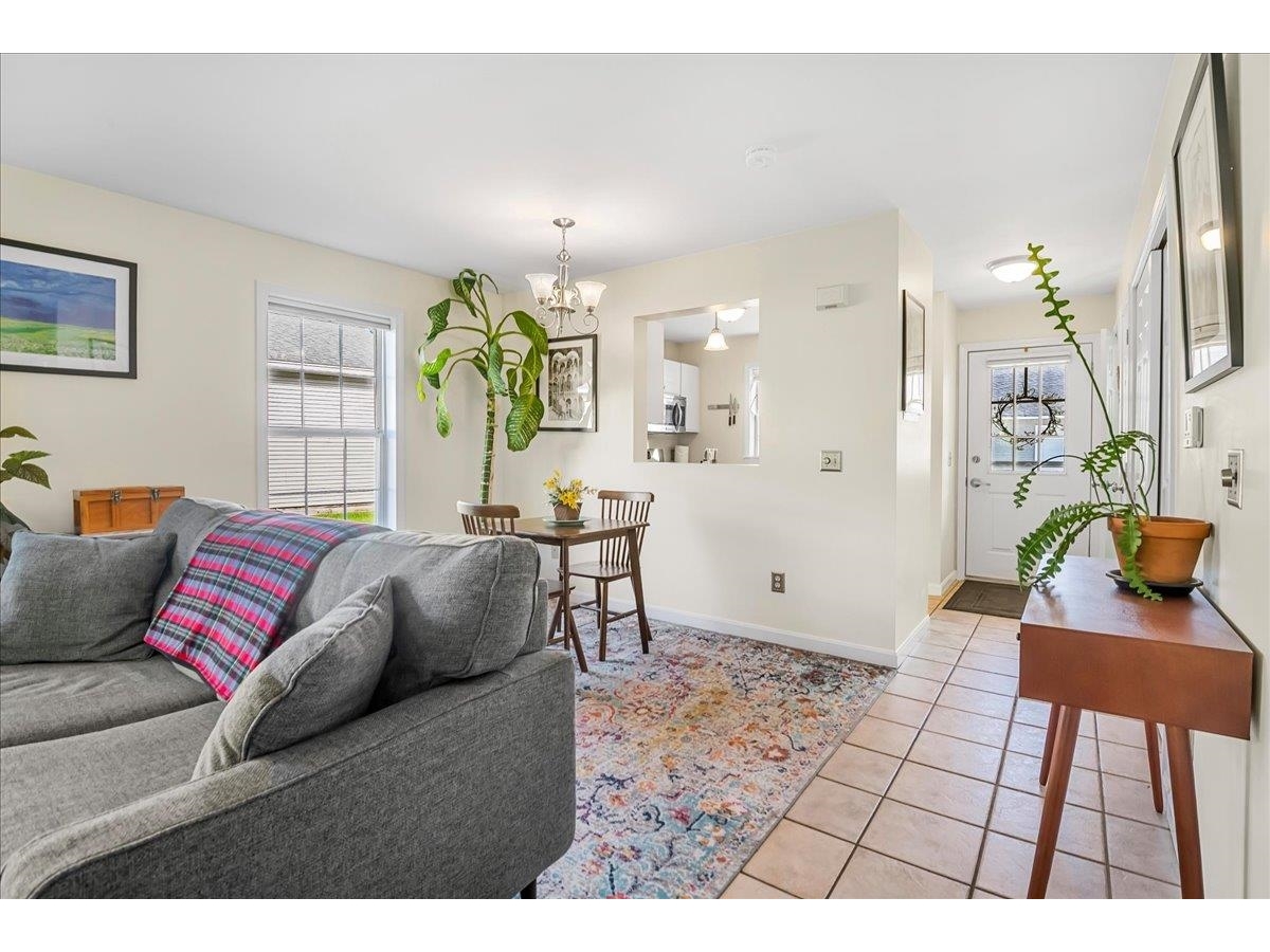 43 Colonial Road, Unit 101