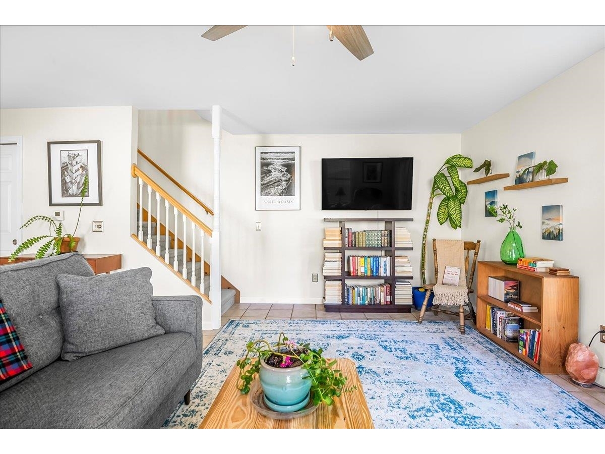 43 Colonial Road, Unit 101