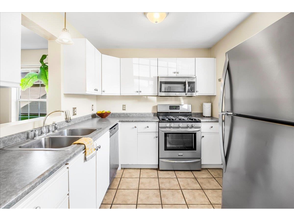 43 Colonial Road, Unit 101