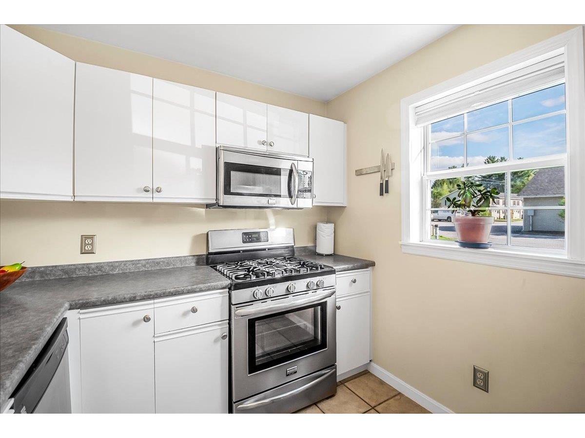 43 Colonial Road, Unit 101