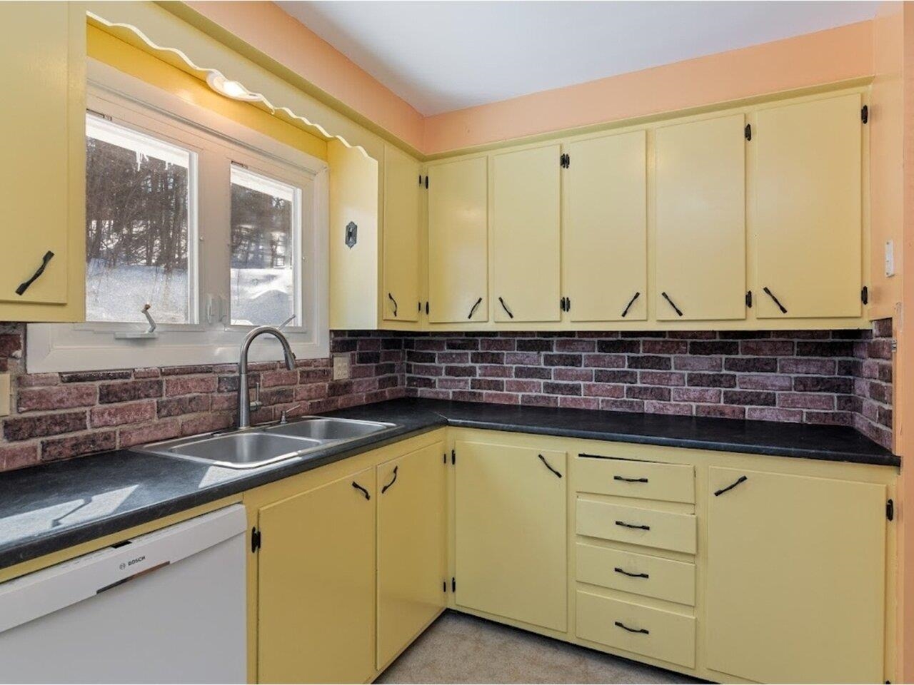 Bright kitchen