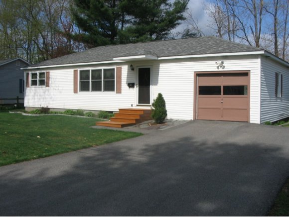 43 Hiawatha Ave