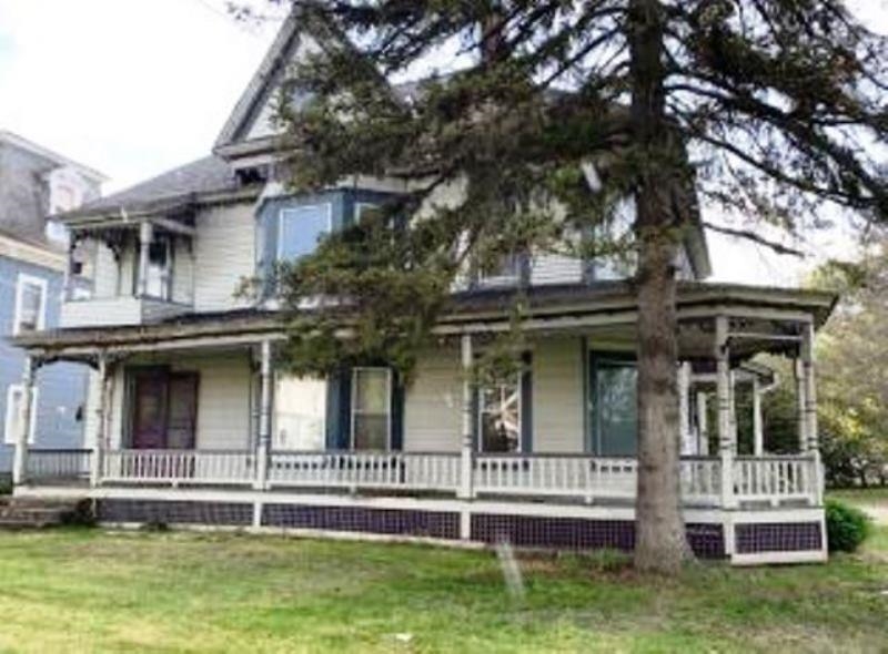 43 Maple Street