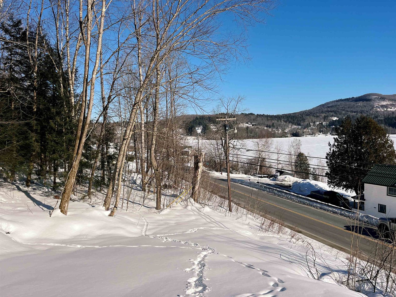 1Ac lot looks over Crystal Lake