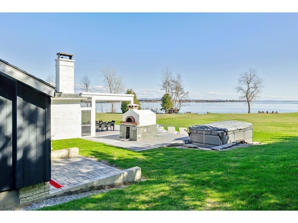 431 McGregor Point