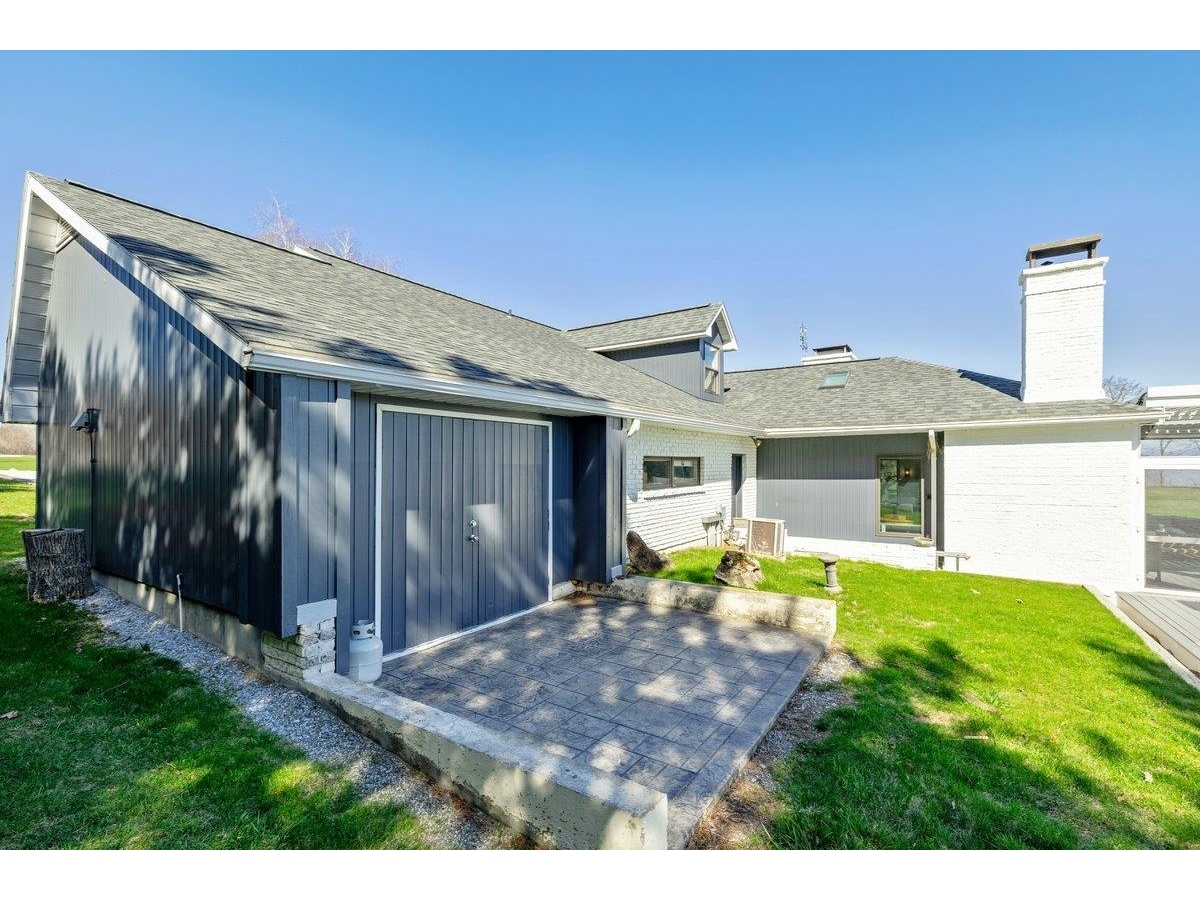 431 McGregor Point