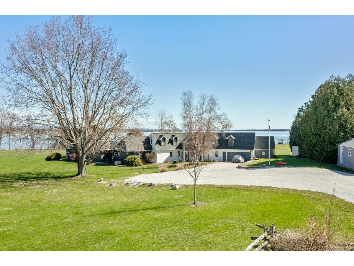 431 McGregor Point