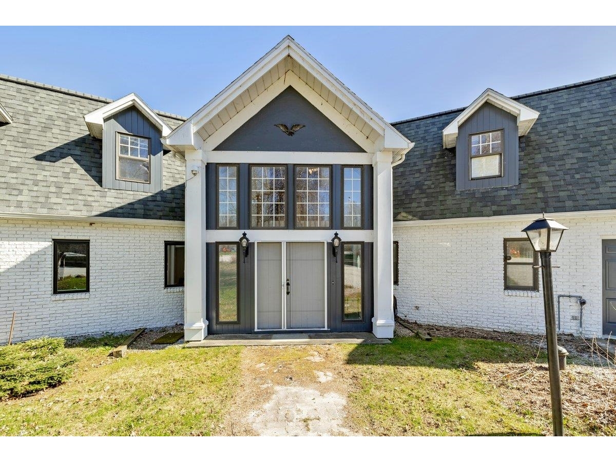431 McGregor Point