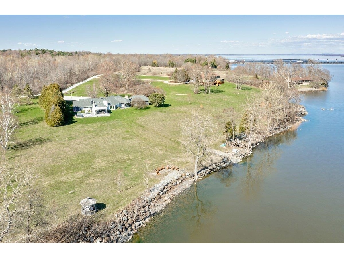 431 McGregor Point