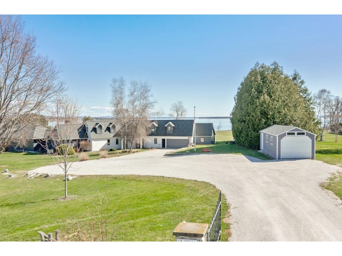 431 McGregor Point