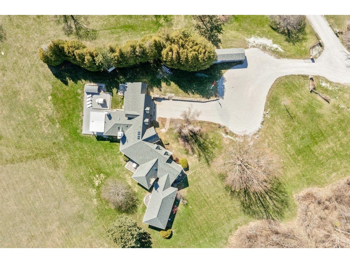 431 McGregor Point