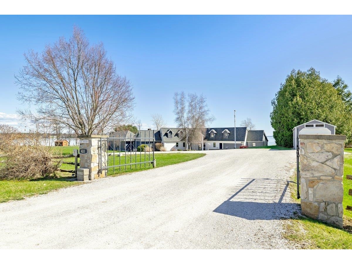 431 McGregor Point