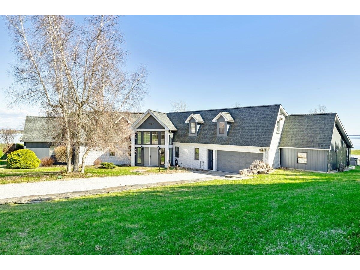 431 McGregor Point