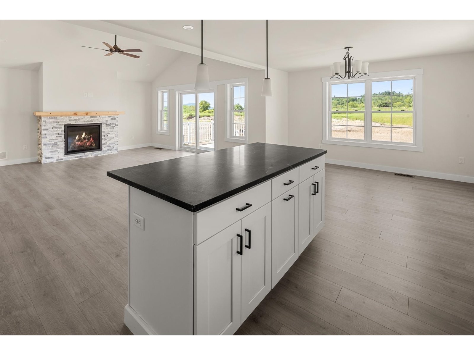 435 Commodore Drive, Unit 19