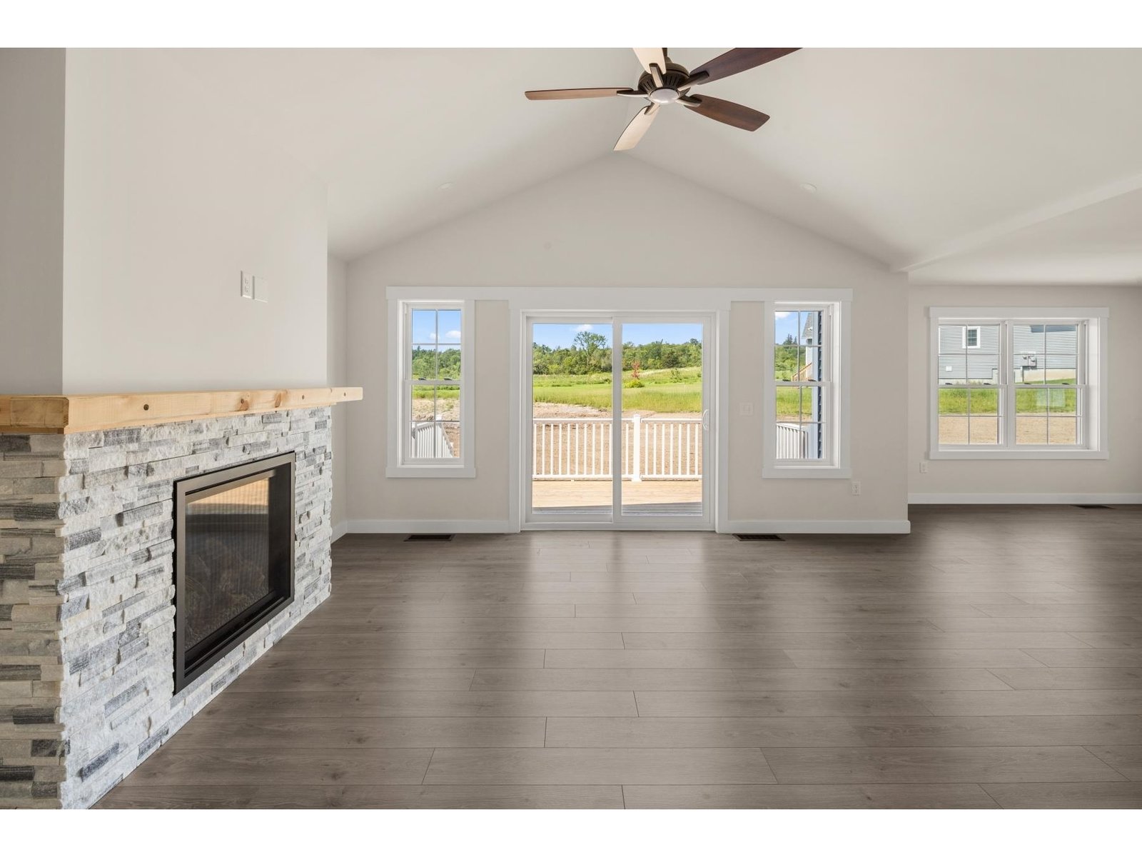 435 Commodore Drive, Unit 19