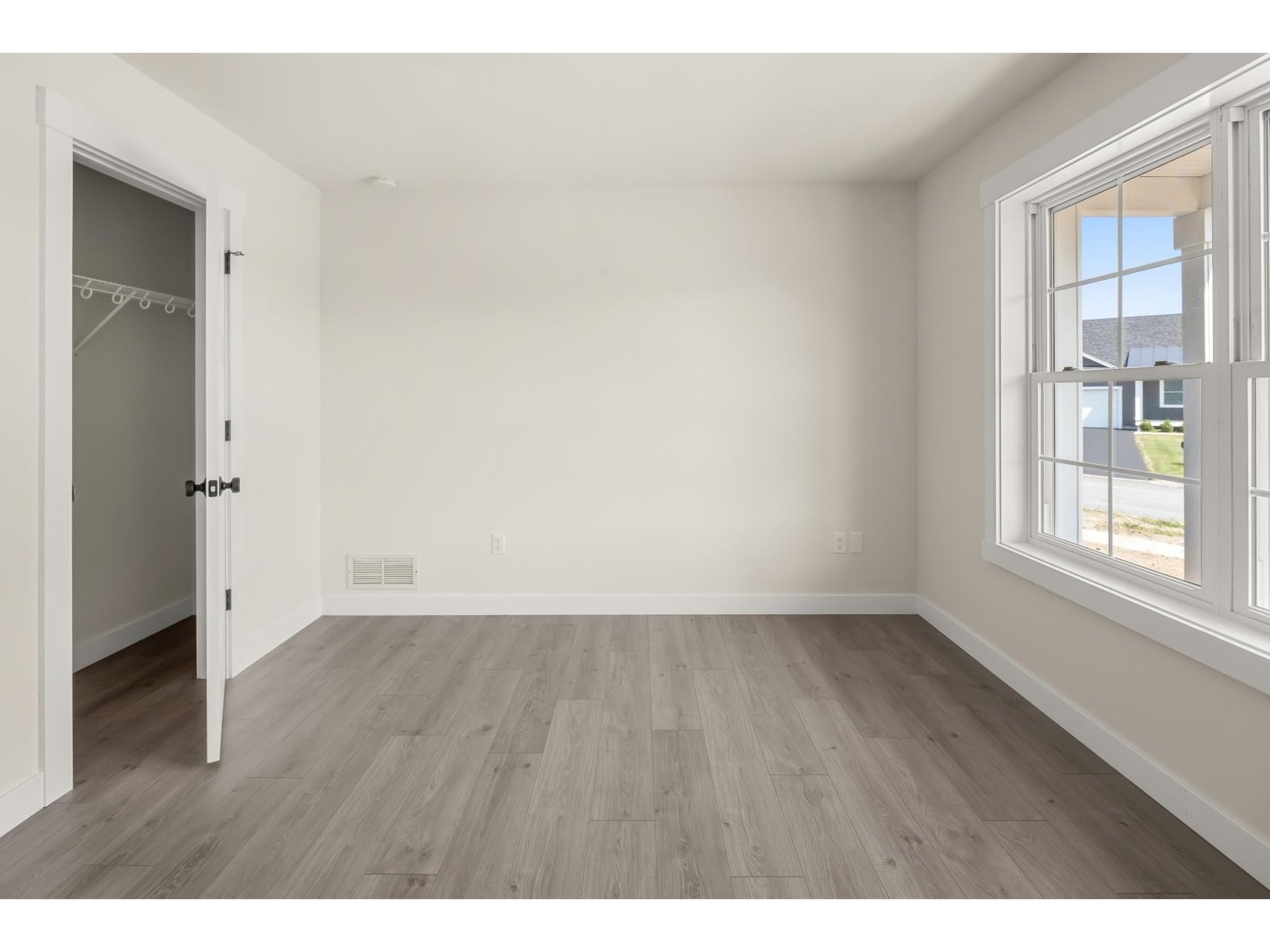 435 Commodore Drive, Unit 19