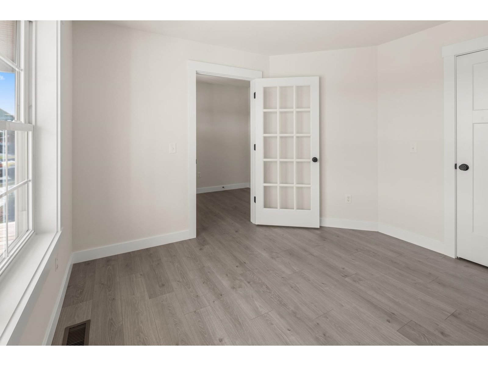 435 Commodore Drive, Unit 19