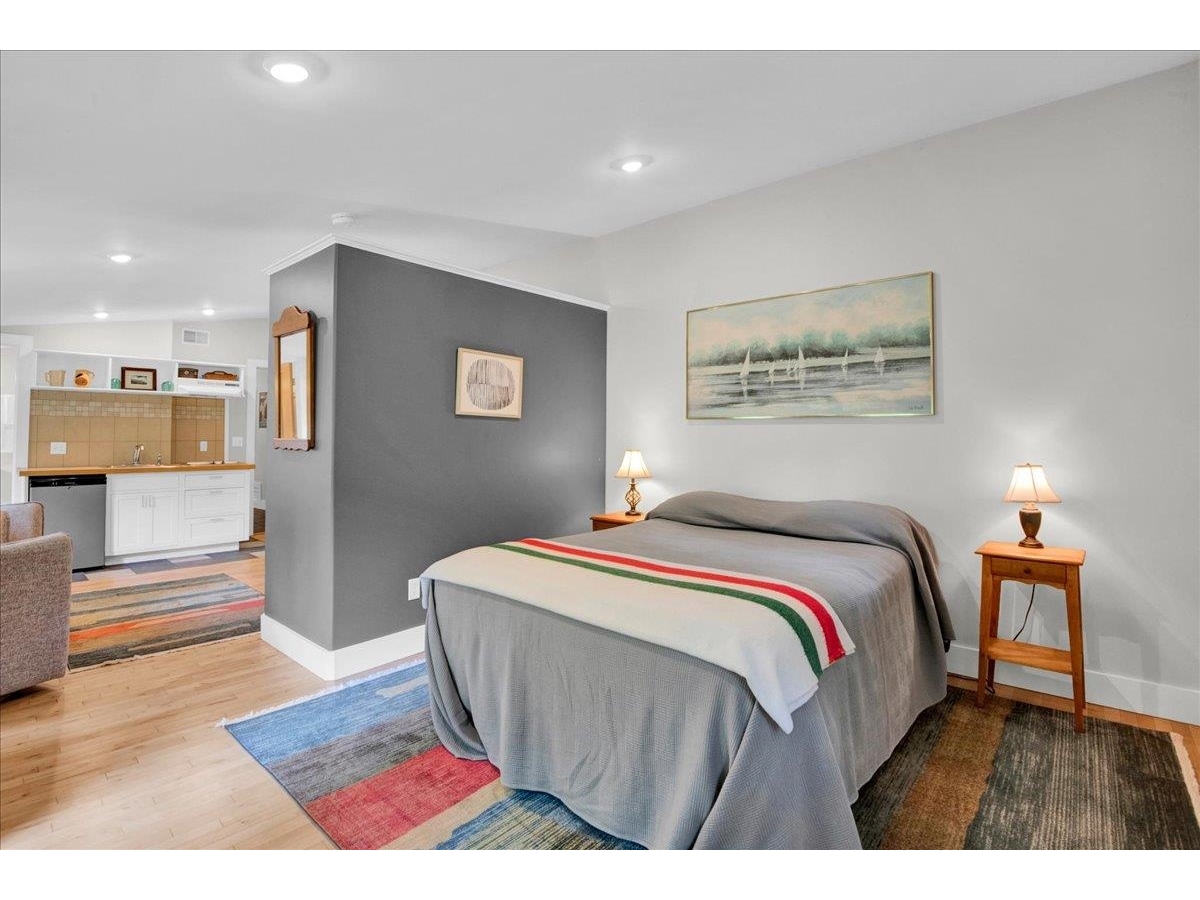 Studio Apt